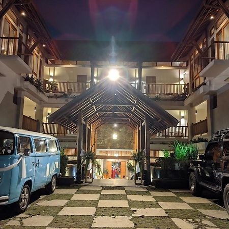 Villa Damar Boutique Hotel Bandung Exteriör bild