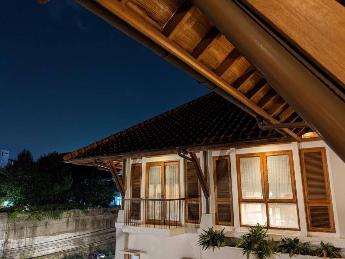 Villa Damar Boutique Hotel Bandung Exteriör bild