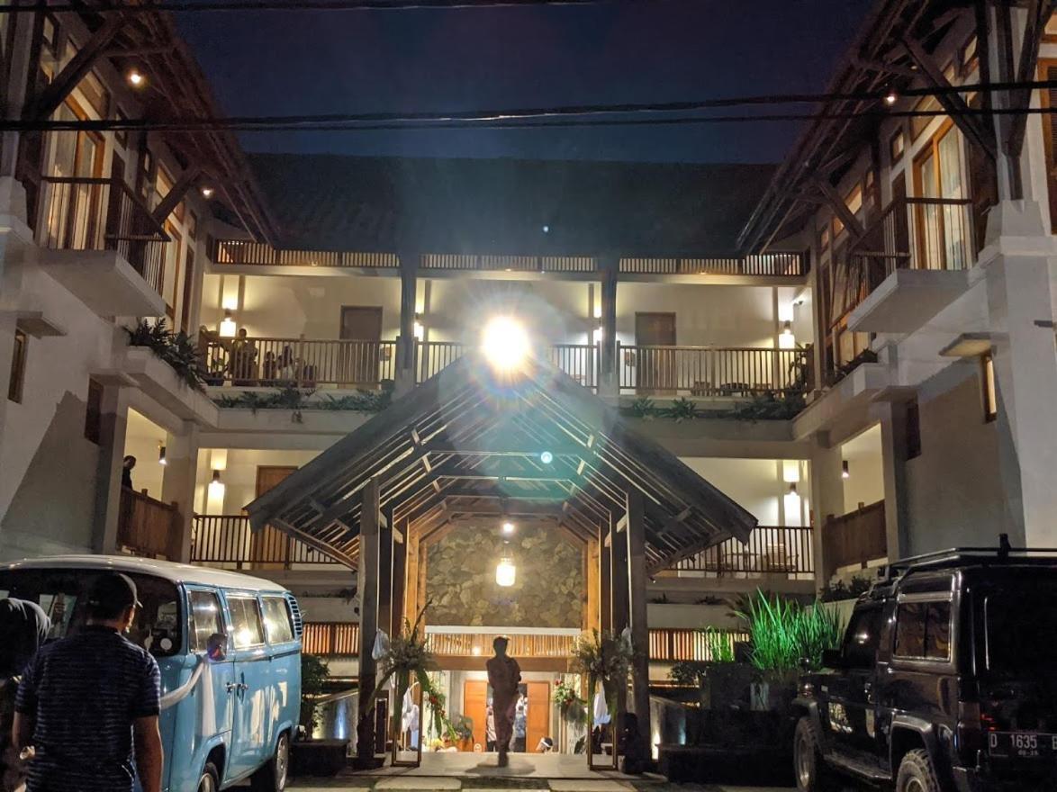 Villa Damar Boutique Hotel Bandung Exteriör bild