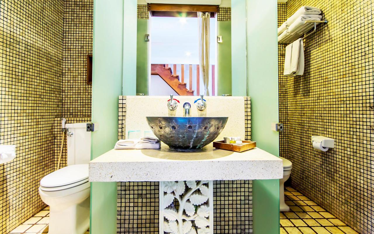 Villa Damar Boutique Hotel Bandung Exteriör bild