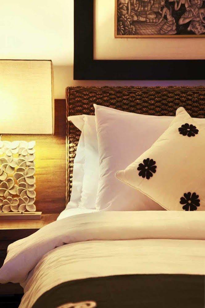 Villa Damar Boutique Hotel Bandung Exteriör bild