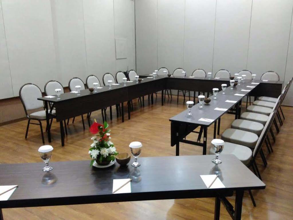 Villa Damar Boutique Hotel Bandung Exteriör bild